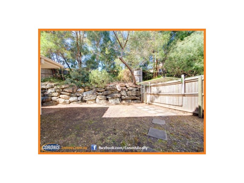 1 Hillside Court, Little Mountain QLD 4551