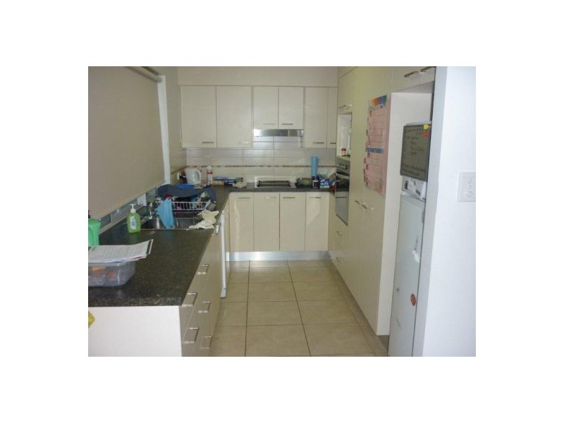 4/83 Beerwah Pde, Beerwah QLD 4519