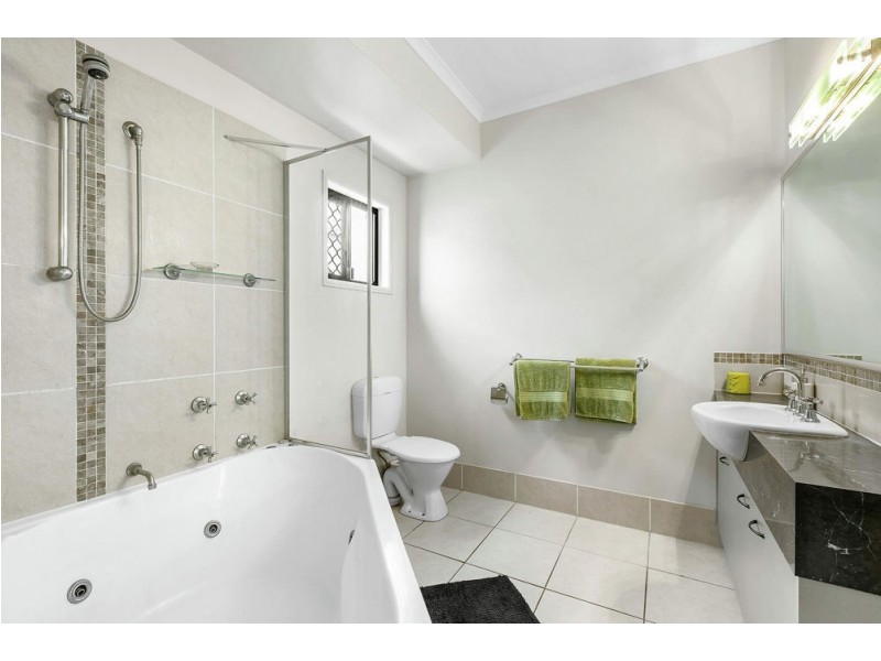 5 Brushbox Place, Meridan Plains QLD 4551