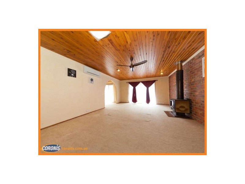 8 Pendula Place, Little Mountain QLD 4551