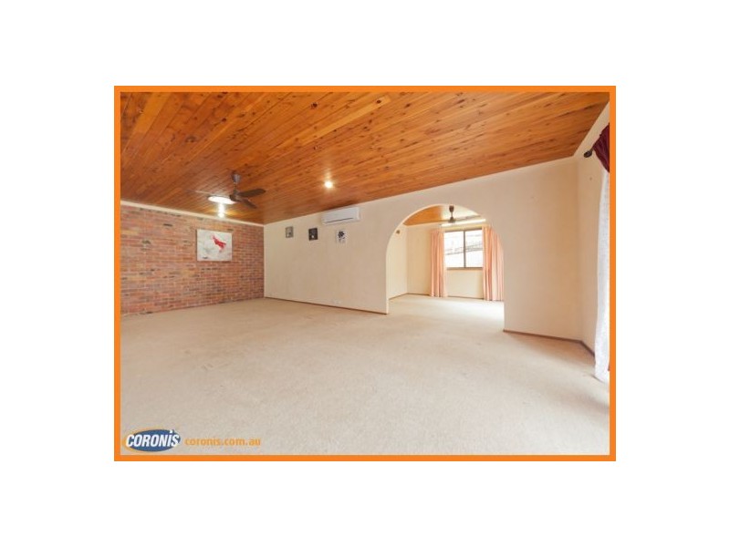 8 Pendula Place, Little Mountain QLD 4551