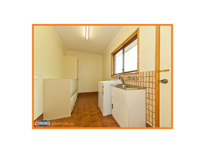 8 Pendula Place, Little Mountain QLD 4551