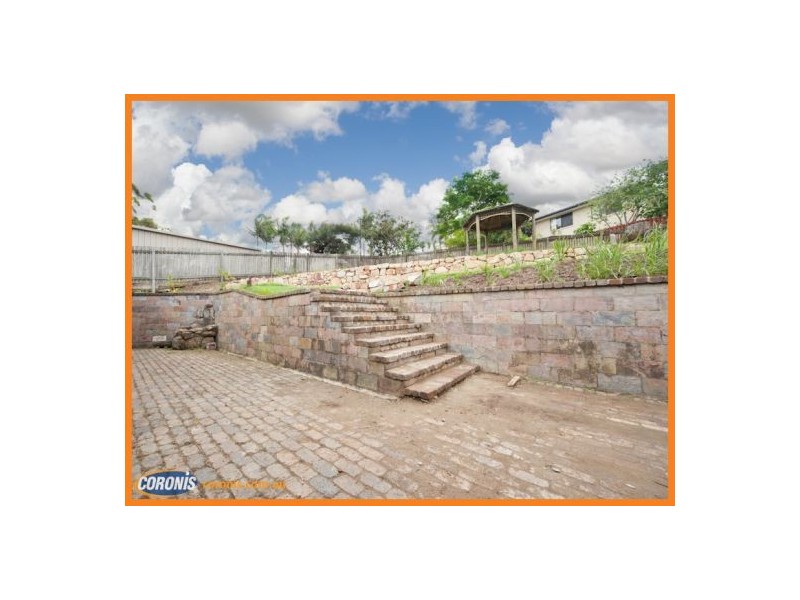 8 Pendula Place, Little Mountain QLD 4551