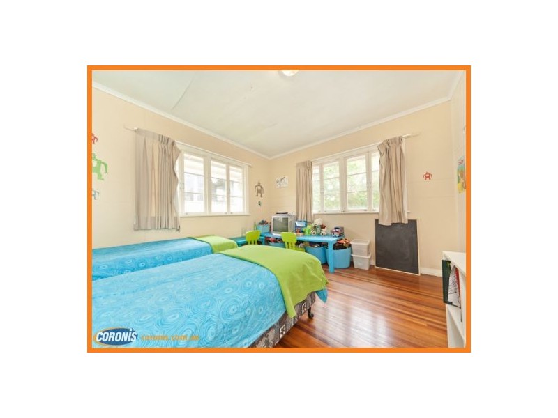 1 Burgess Street, Kings Beach QLD 4551