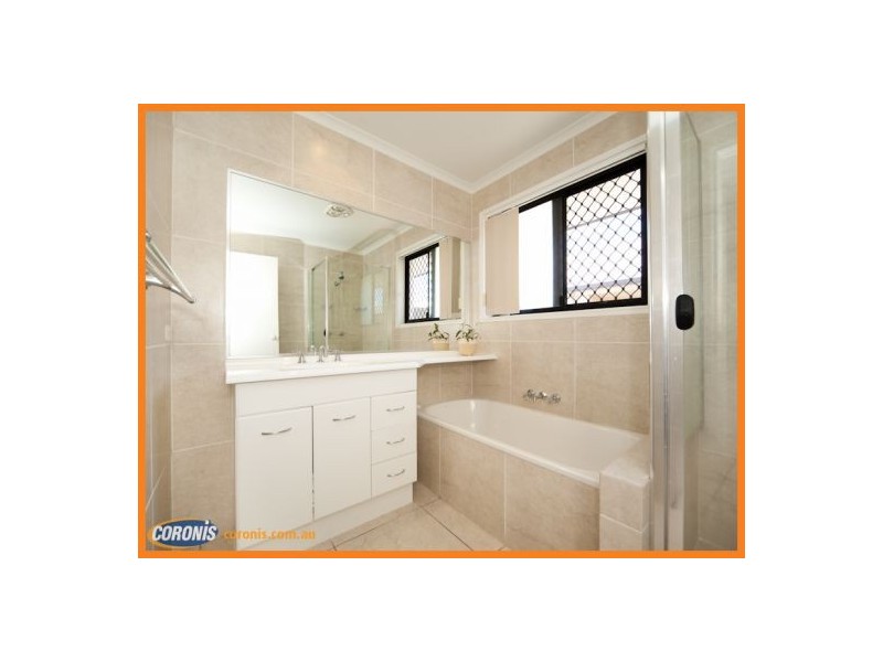 1 Geebung Court, Meridan Plains QLD 4551