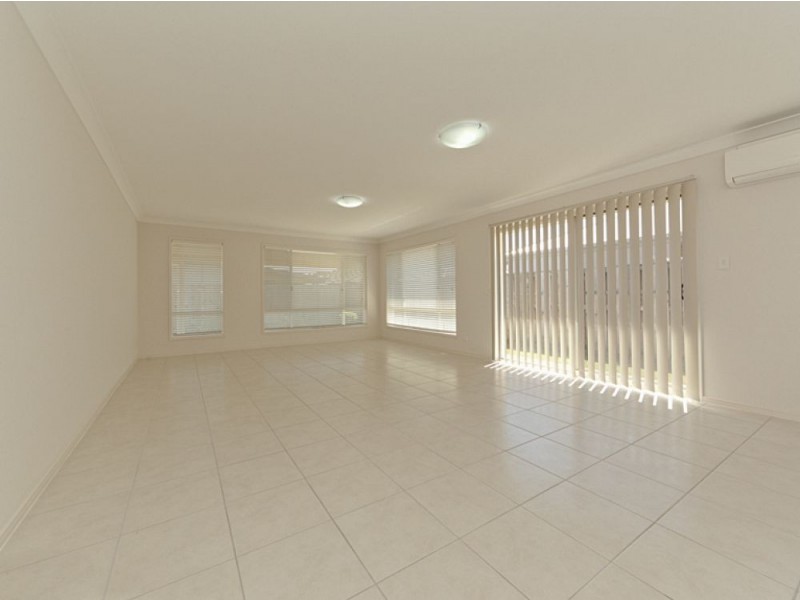 40 Elvena Cct, Little Mountain QLD 4551