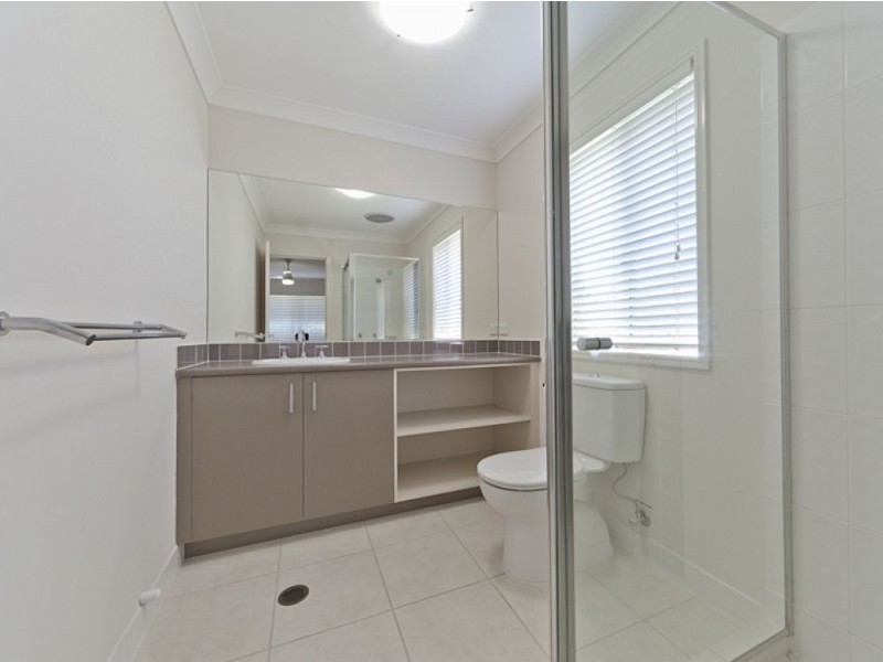 40 Elvena Cct, Little Mountain QLD 4551