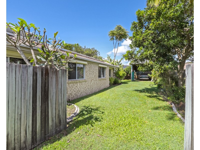 2 Howea Close, Currimundi QLD 4551
