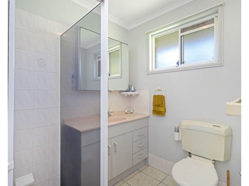 2 Howea Close, Currimundi QLD 4551