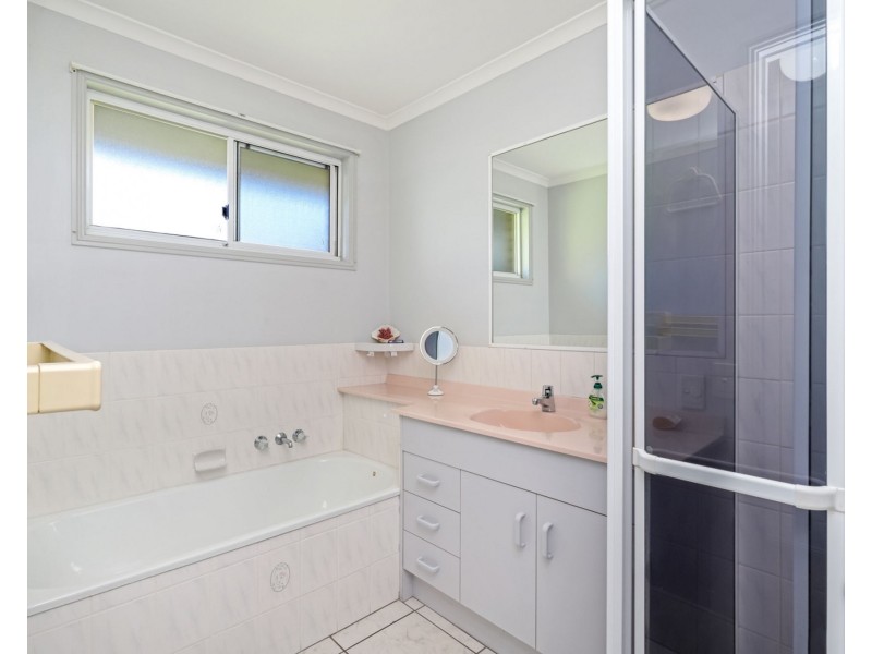 2 Howea Close, Currimundi QLD 4551