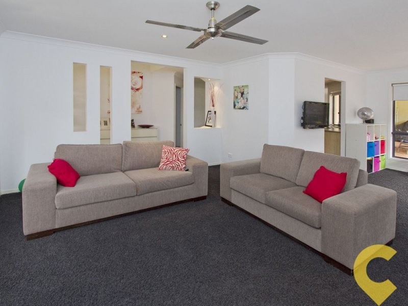 17 Campbellville Circuit, Pelican Waters QLD 4551