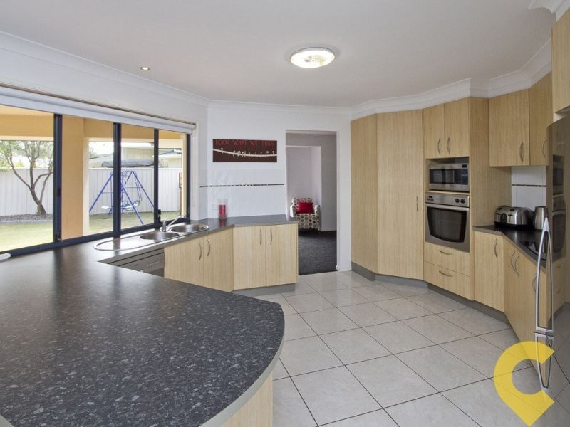 17 Campbellville Circuit, Pelican Waters QLD 4551