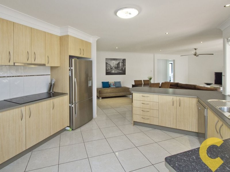 17 Campbellville Circuit, Pelican Waters QLD 4551