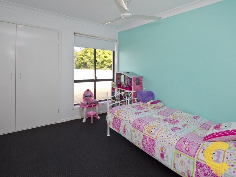 17 Campbellville Circuit, Pelican Waters QLD 4551