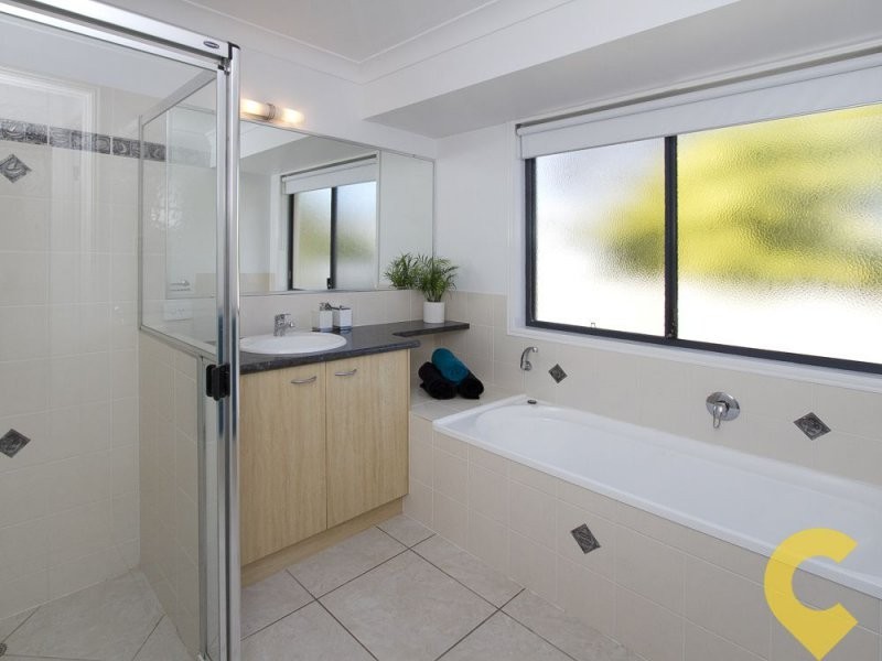 17 Campbellville Circuit, Pelican Waters QLD 4551