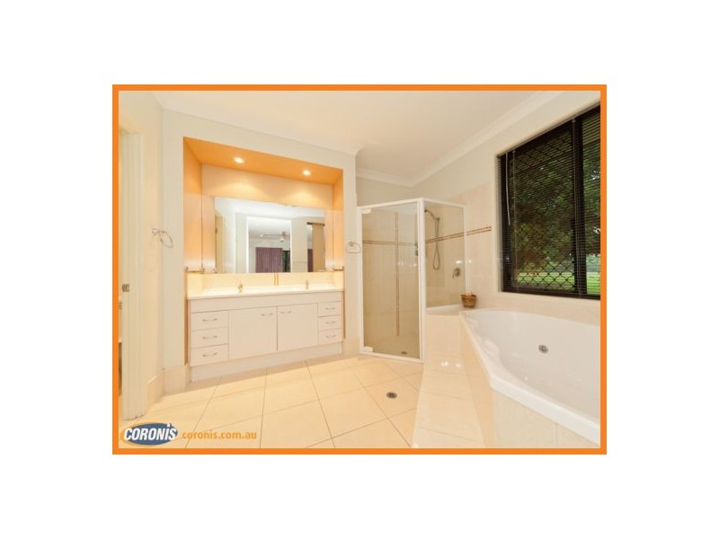 173 Kings Road, Glass House Mountains QLD 4518