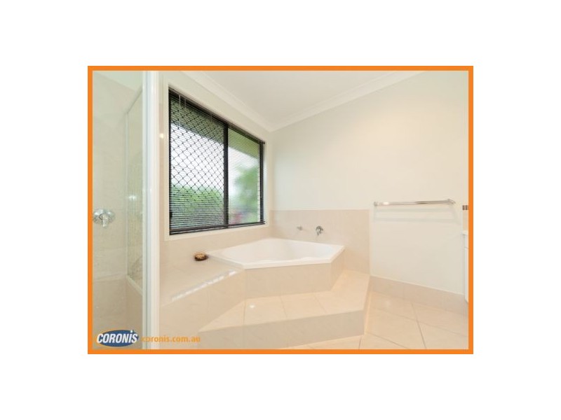 173 Kings Road, Glass House Mountains QLD 4518