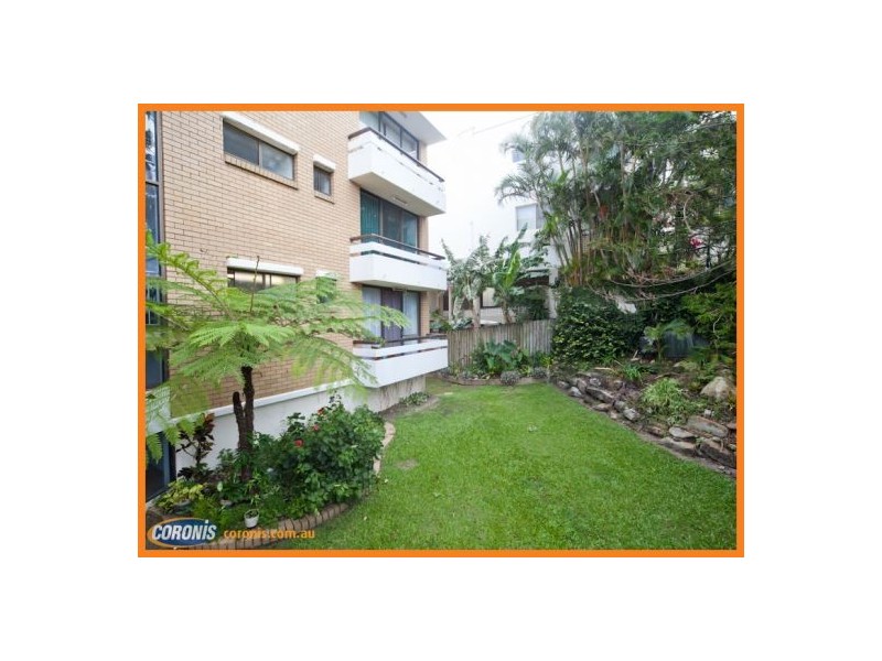 2/2 Burgess Street, Kings Beach QLD 4551