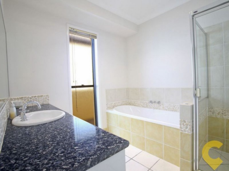 40 Sunbird Chase, Parrearra QLD 4575