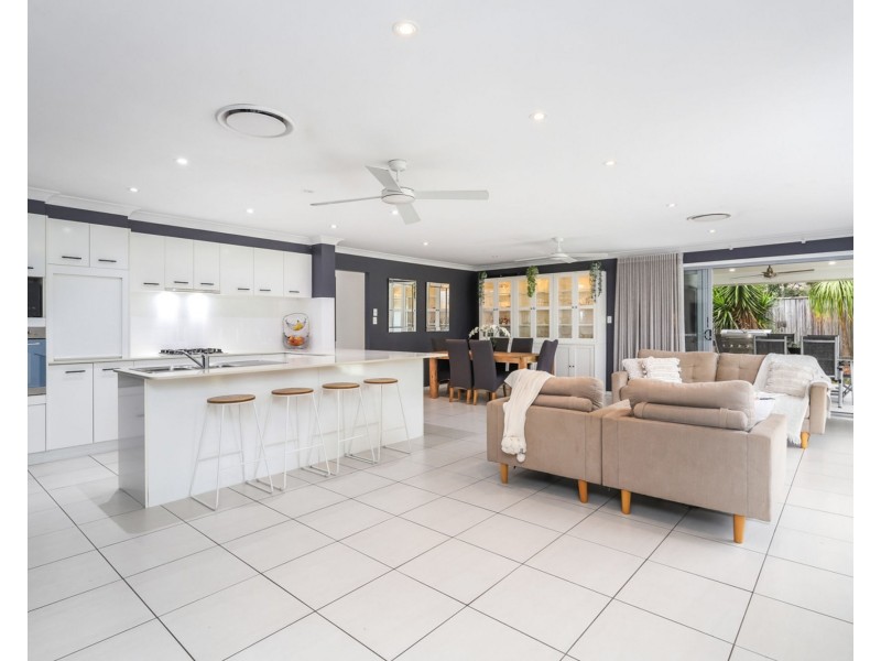 14 Trinity Place, Pelican Waters QLD 4551