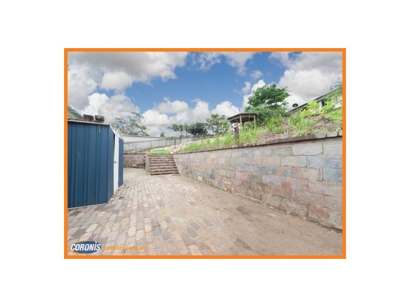 8 Pendula Place, Little Mountain QLD 4551