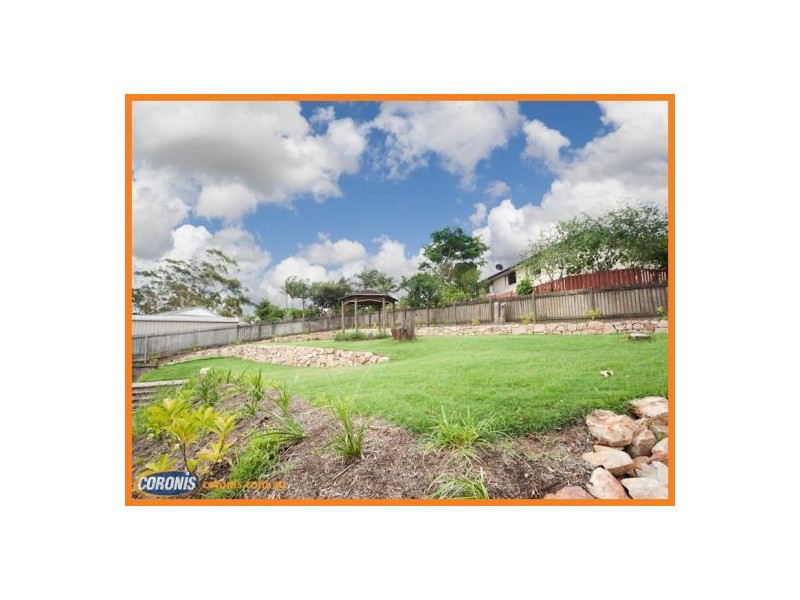 8 Pendula Place, Little Mountain QLD 4551