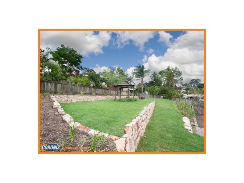 8 Pendula Place, Little Mountain QLD 4551