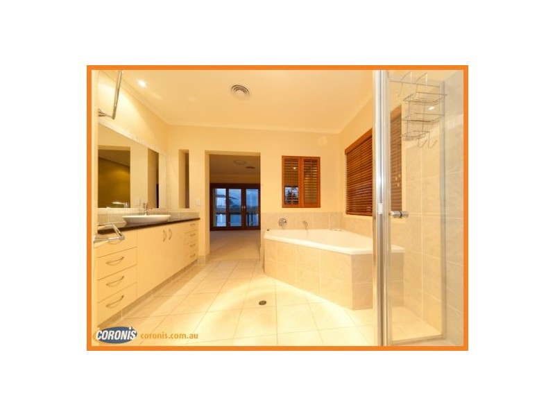 14 Bahamas Circuit, Parrearra QLD 4575