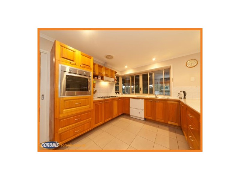 8 Woodroffe Street, Little Mountain QLD 4551