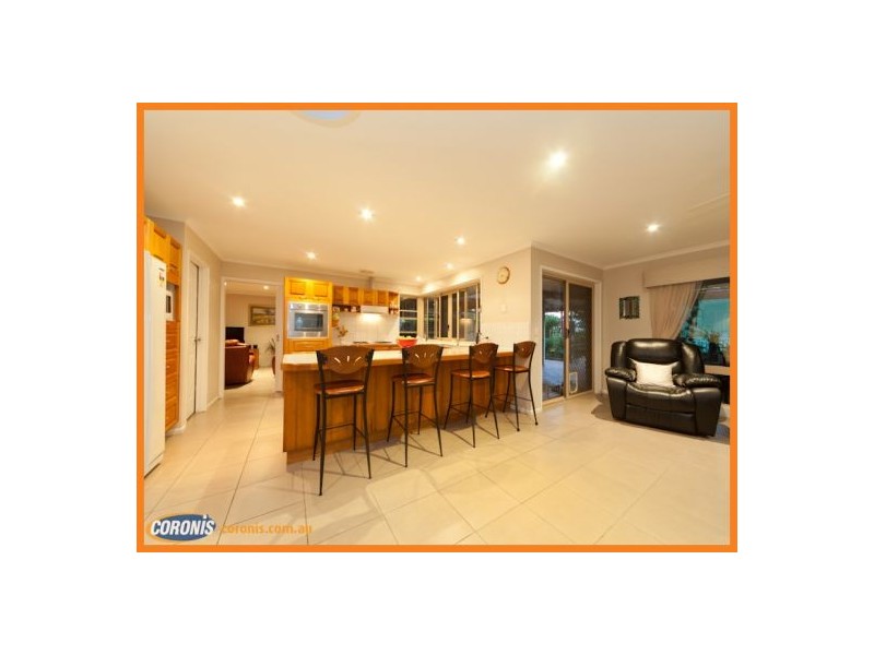 8 Woodroffe Street, Little Mountain QLD 4551