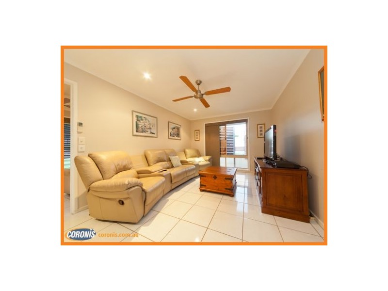 8 Woodroffe Street, Little Mountain QLD 4551