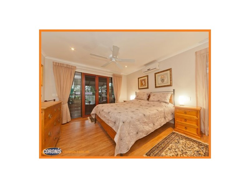 8 Woodroffe Street, Little Mountain QLD 4551