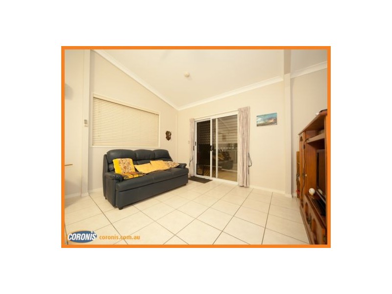 8 Woodroffe Street, Little Mountain QLD 4551