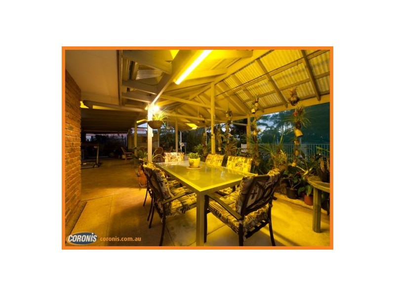 8 Woodroffe Street, Little Mountain QLD 4551