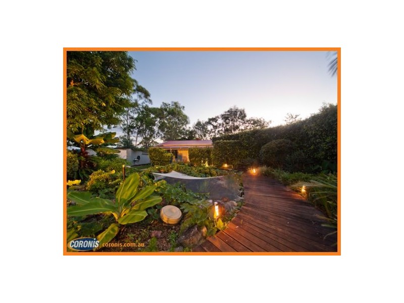 8 Woodroffe Street, Little Mountain QLD 4551