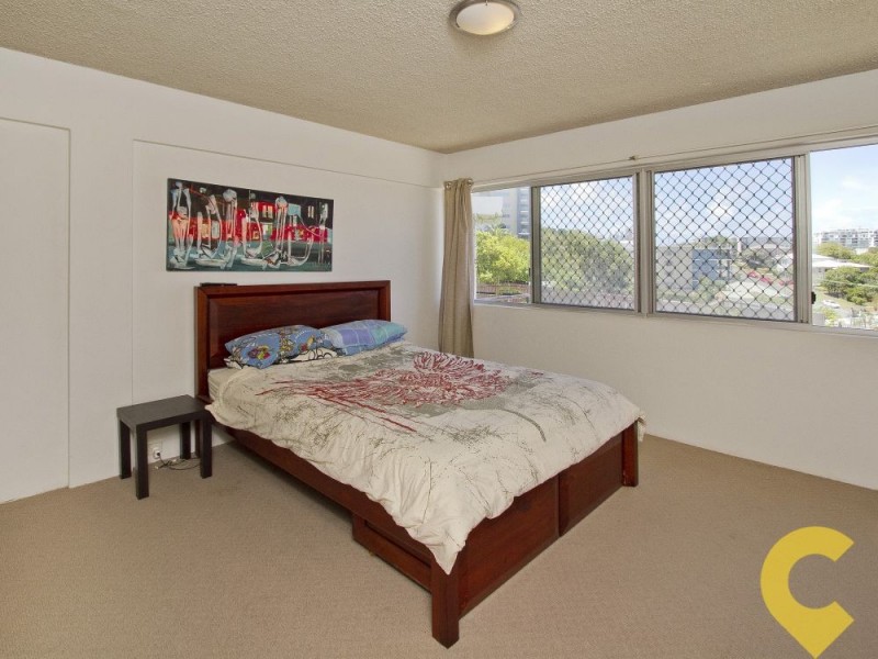 2/27 Canberra Terrace, Kings Beach QLD 4551