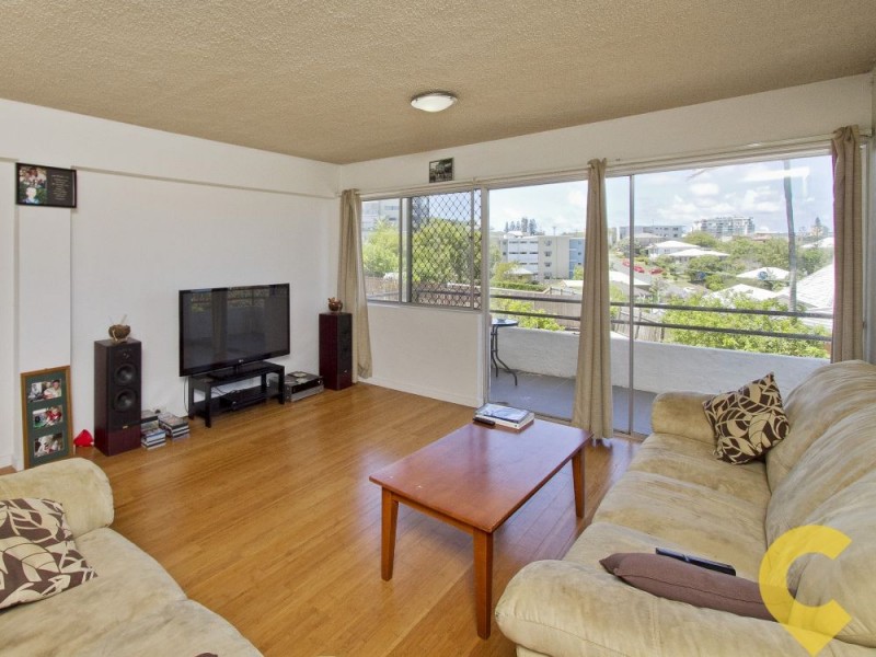 2/27 Canberra Terrace, Kings Beach QLD 4551