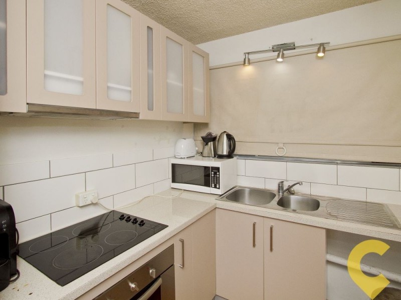 2/27 Canberra Terrace, Kings Beach QLD 4551