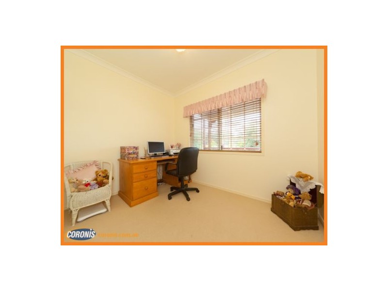 5 Scribble Gum Close, Mooloolah Valley QLD 4553