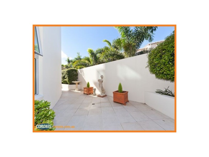 2/93 Landsborough Parade, Golden Beach QLD 4551