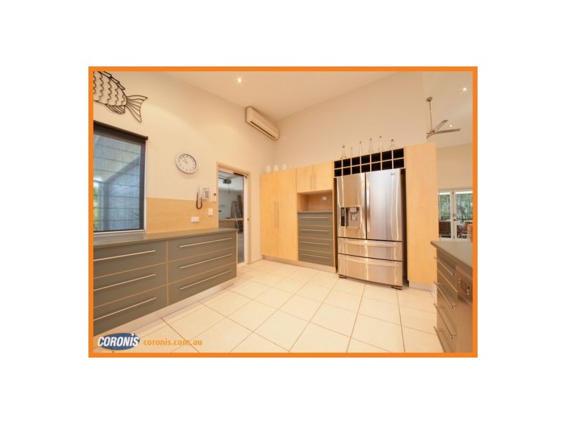 4 Maldives Place, Kawana Island QLD 4575