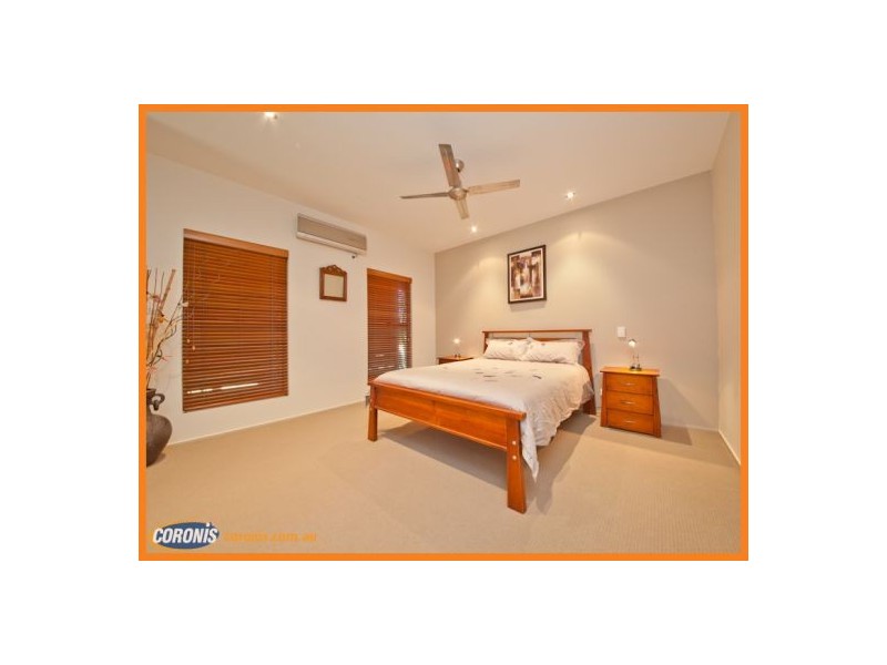 4 Maldives Place, Kawana Island QLD 4575