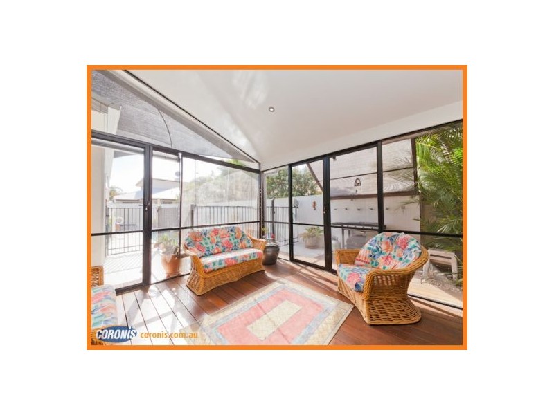 4 Maldives Place, Kawana Island QLD 4575