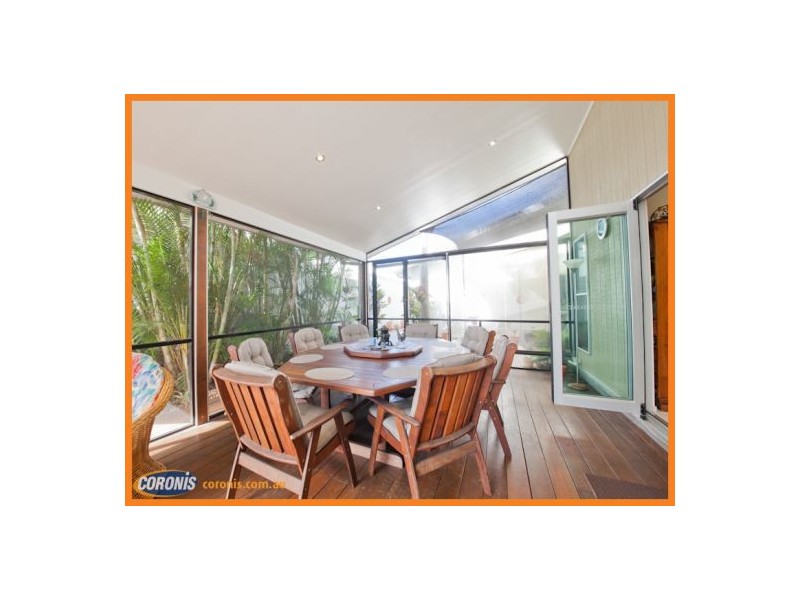 4 Maldives Place, Kawana Island QLD 4575