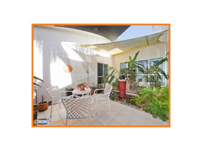 4 Maldives Place, Kawana Island QLD 4575