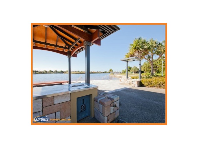 4 Maldives Place, Kawana Island QLD 4575