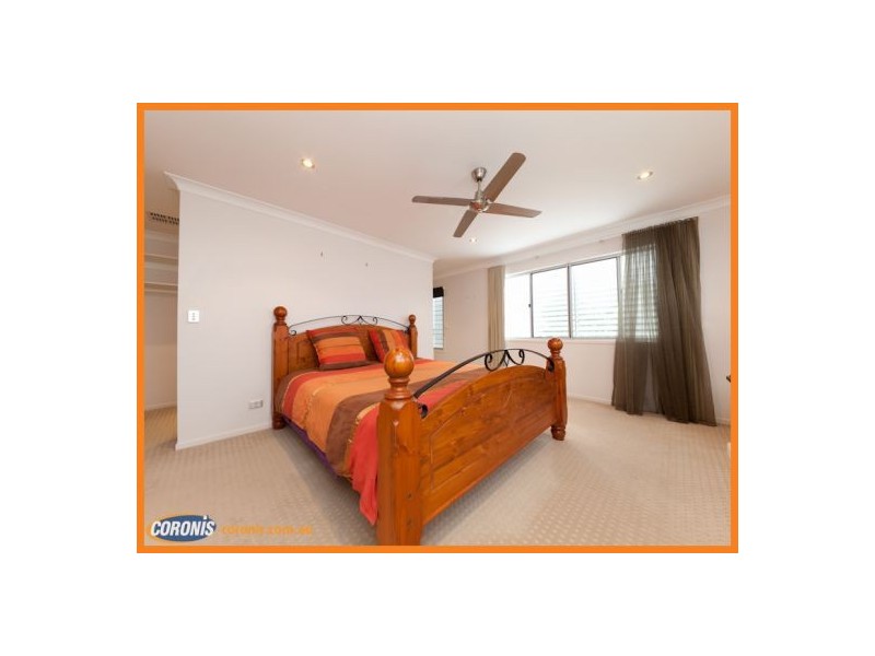 8 Magnetic Street, Kawana Island QLD 4575