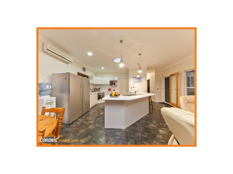 7 Woodroffe Street, Little Mountain QLD 4551