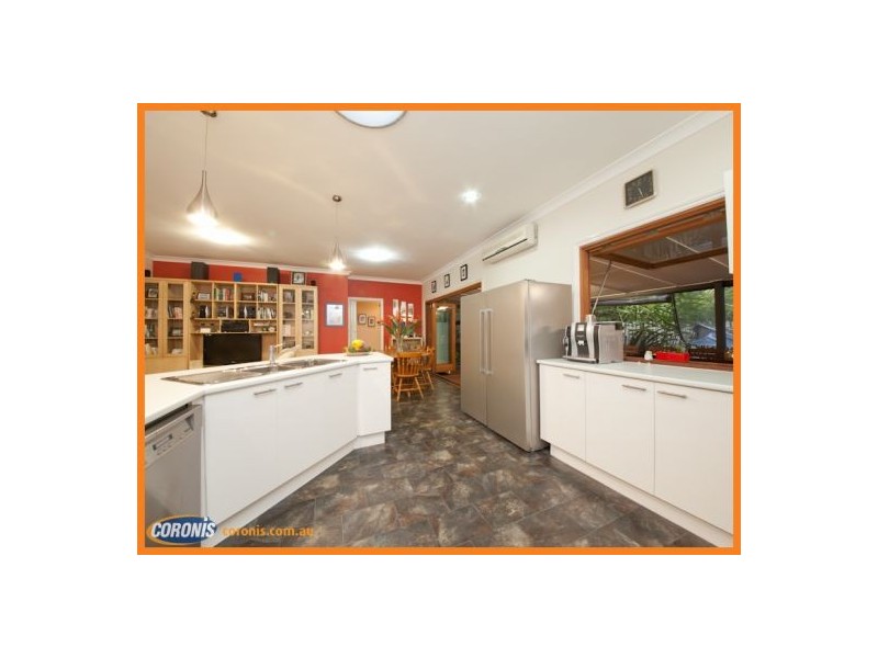 7 Woodroffe Street, Little Mountain QLD 4551