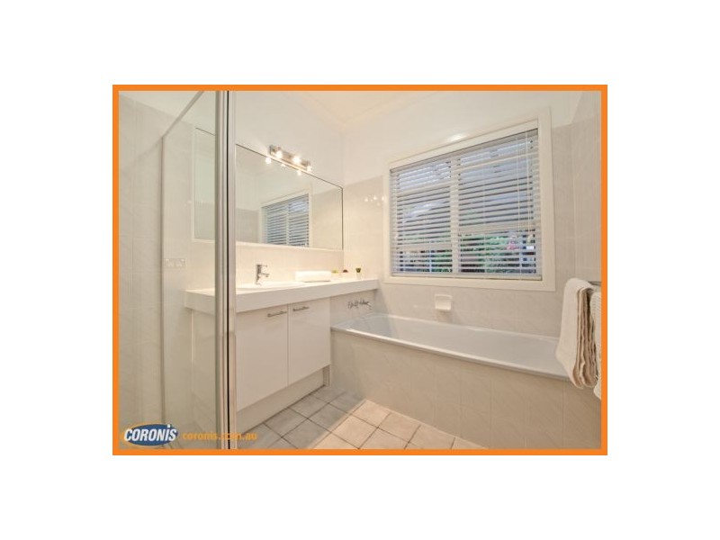 7 Woodroffe Street, Little Mountain QLD 4551